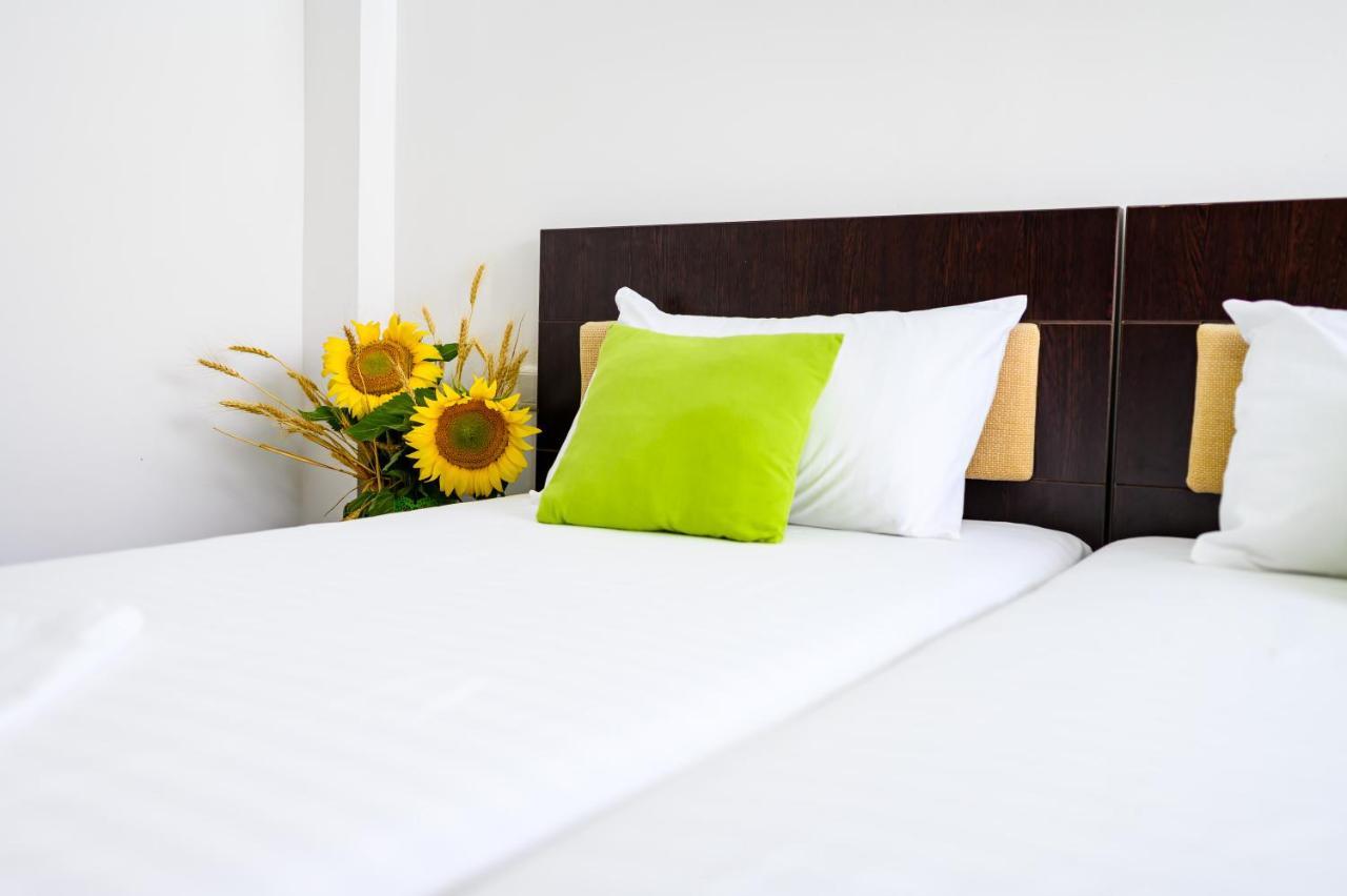 Green Delta Hotel Murighiol Bagian luar foto